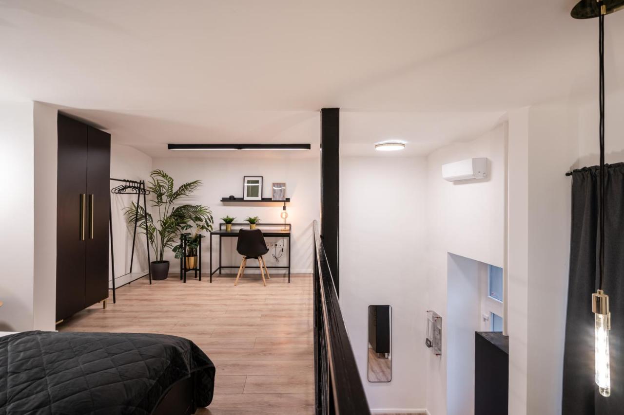 D24 - Historic Quarter Design Loft - Best Location By Bqa Budapest Bagian luar foto