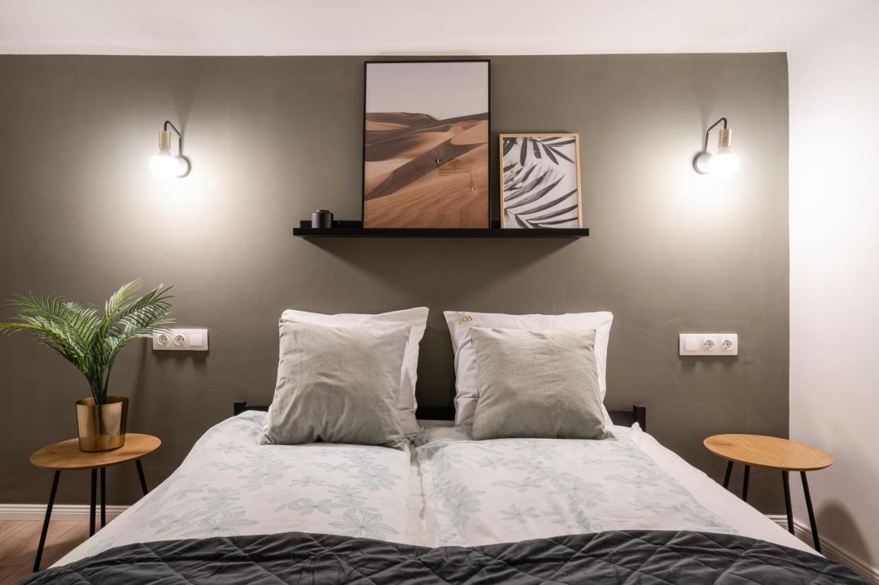 D24 - Historic Quarter Design Loft - Best Location By Bqa Budapest Bagian luar foto