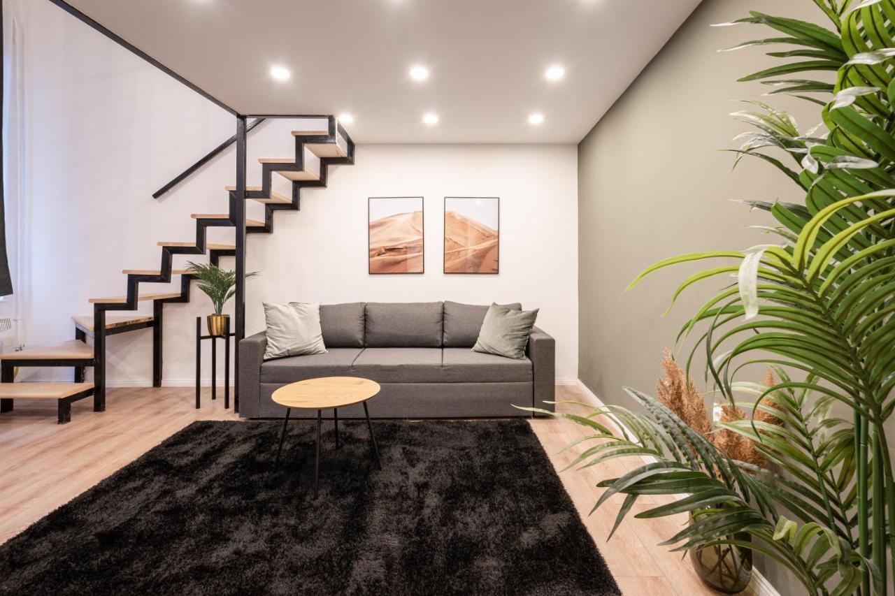 D24 - Historic Quarter Design Loft - Best Location By Bqa Budapest Bagian luar foto