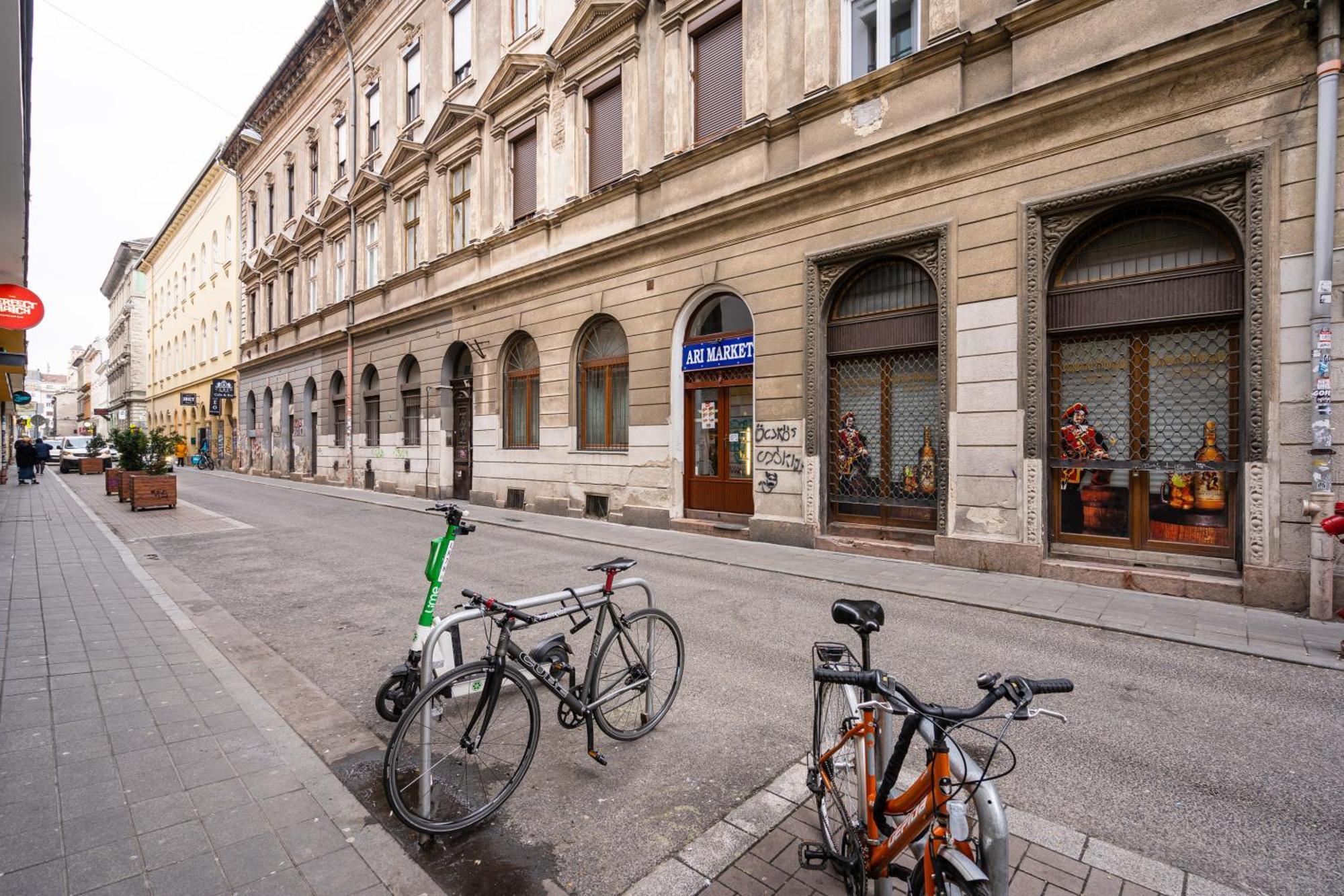 D24 - Historic Quarter Design Loft - Best Location By Bqa Budapest Bagian luar foto